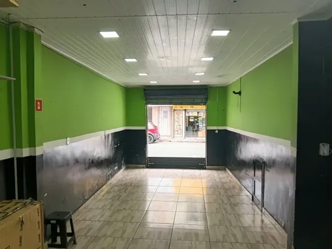 Alugo loja no polo da Glória com 33m2.