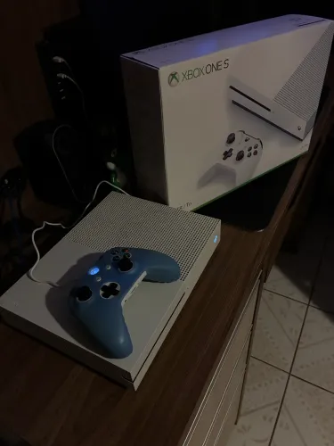 Xbox one S ! 1 TB