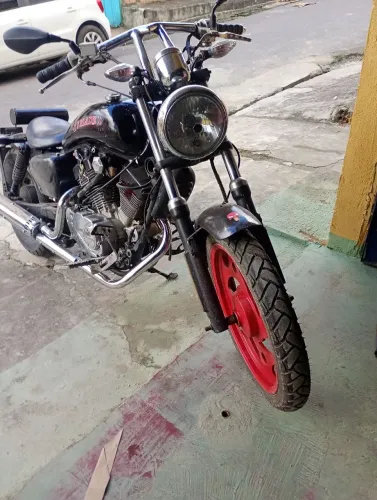 V Blade Bob top