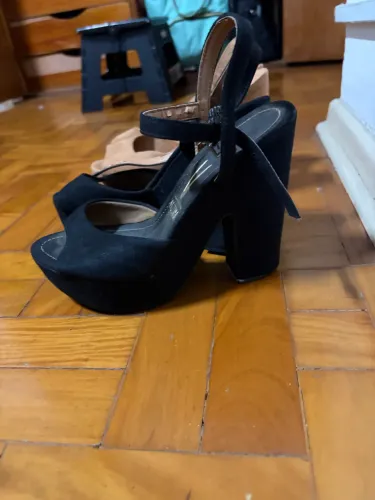 Sapatos Salto Alto Vizzano (Bege Nº 36 / Preto Nº 37) - Impecáveis