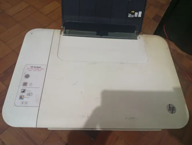 Impressora HP Deskjet branca