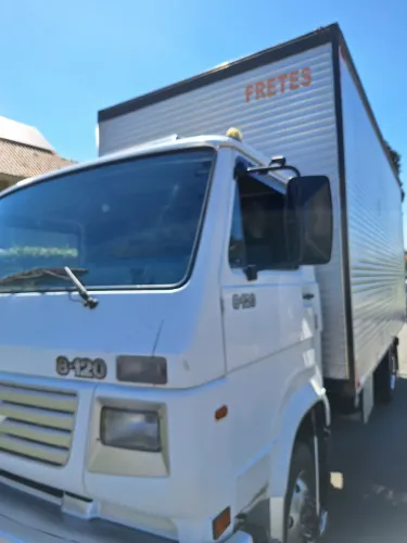 VW 8120 Baú Com Serviço