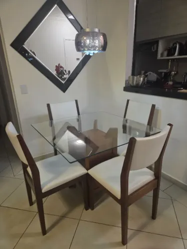 Mesa de jantar quadrada 1x1m