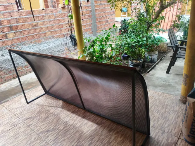 Toldo metálico
