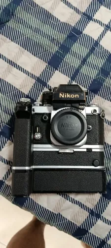 Nikon F2 em ótima condições funcionando o motor drive um clássico da Nikon