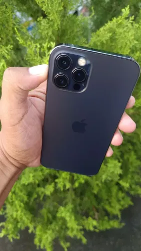 iPhone 12 pro em estado de novo todo original de fábrica funcionando perfeitamente 1600