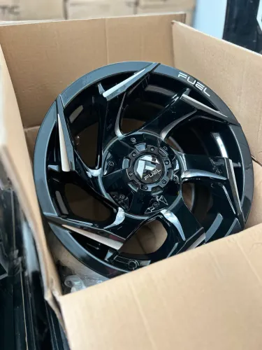 Jogo De Roda Fuel D753 Preto Brilhante Diamantado 6x139 - 15x8 Offset -18 (Nv)