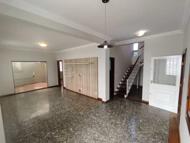 Casa para locação com 4 quartos no Santa Tereza - Belo Horizonte - MG