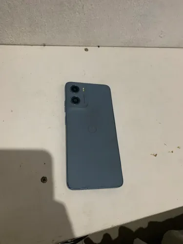 Vendo Motorola G05 seminovo sem defeitos e sem arranhões bem conservado 