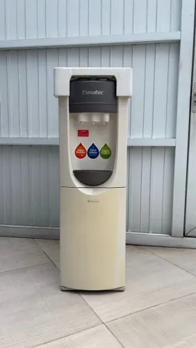 Bebedouro de coluna ESMALTEC