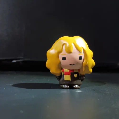 boneco colecionável da Hermione Granger da coleção Harry Potter Gogos Cacau