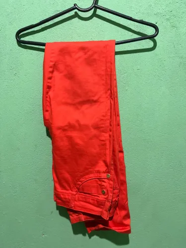 calça jeans NOVA TAM 40