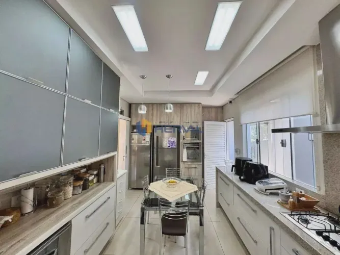 Sobrado para venda com 348 metros quadrados com 3 quartos em Jardim Tóquio - Maringá - PR