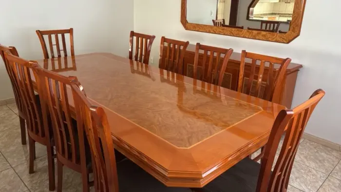 Mesa de jantar 10 lugares + aparador + espelho