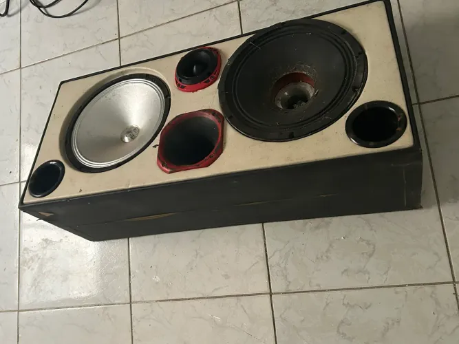 Caixa de som de carro