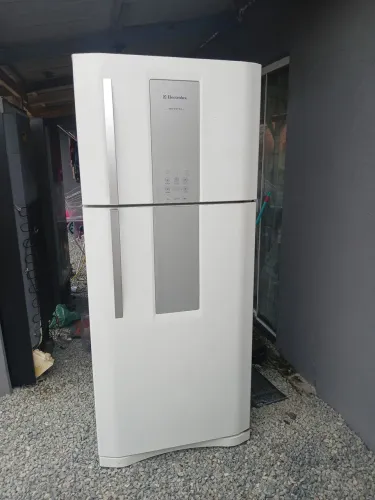 GELADEIRA ELECTROLUX FROST FREE