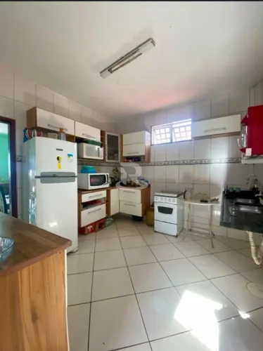 VENDO SOBRADO COM BARRACÃO DE 3/4