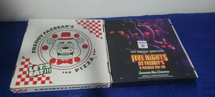 Caixa de pizza do filme Five Nights at Freddy's