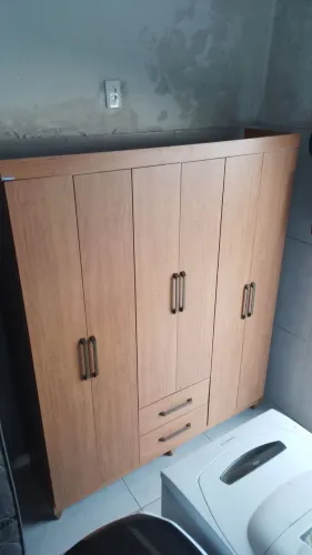 Guarda roupa meio casal 6 portas
