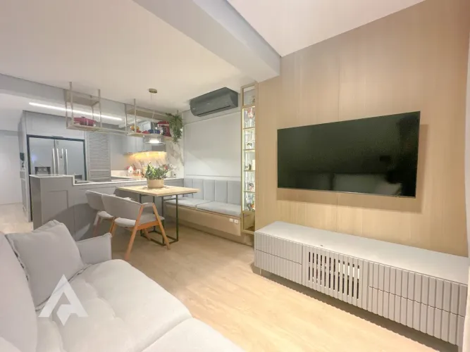 Apartamento 81,67m com 2 dormitórios sendo 1 suíte à venda por R$ 695.000,00 - Bairro Cent