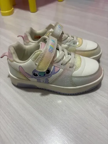 Tênis infantil tamanho 28 Stitch