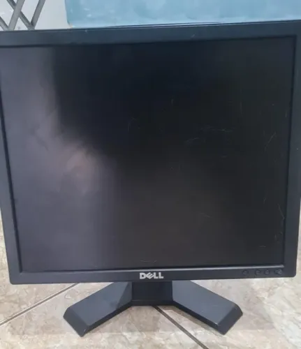 O Monitor Dell E170SC é um modelo LCD de 17 polegadas
