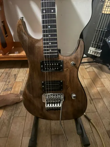 Guitarra Washburn N2