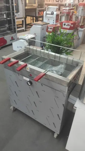Bh Fritadeira industrial gás Progás 4 cestos, 3 médio e 1 grande