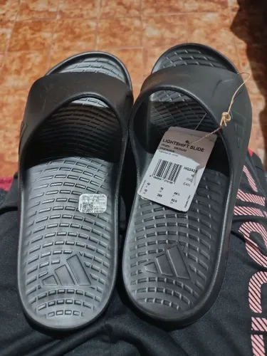 Chinelo Adidas LightShift Slide