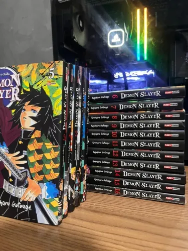 Mangá Demon Slayer (Volumes 1 ao 16) - Estado de Novo