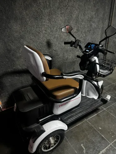 Triciclo elétrico