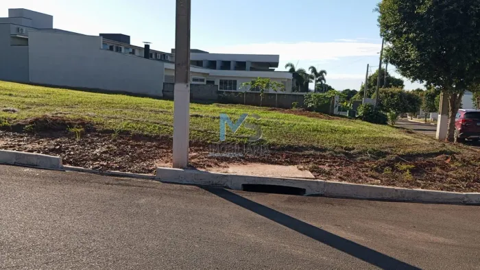 Terreno à vanda no Condomínio Mirante do Rio Paraná-PR