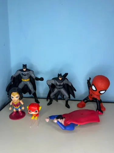 Lote Batman, mulher maravilha, super man, homem aranha, flash