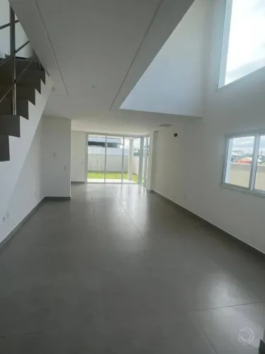 Casa Residencial de 3 dorms no bairro Campeche