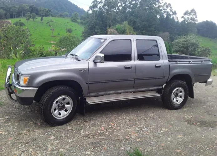 Toyota Hilux CD SR5 4X4 2.8 Diesel 1998