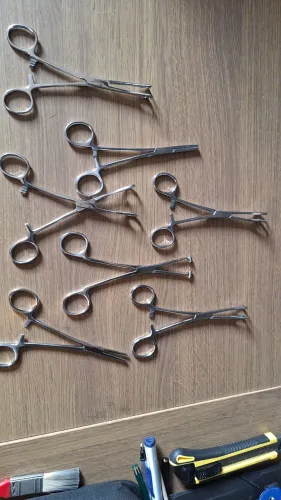 Kit pinças body piercing 