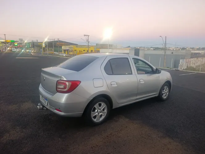 Renault Logan Dynamique Hi-flex 1.6 8V 4P 2015