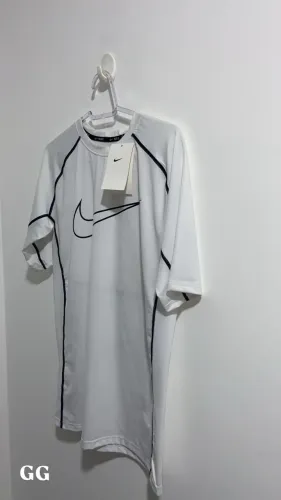 Camiseta Nike Dri-FIT manga curta