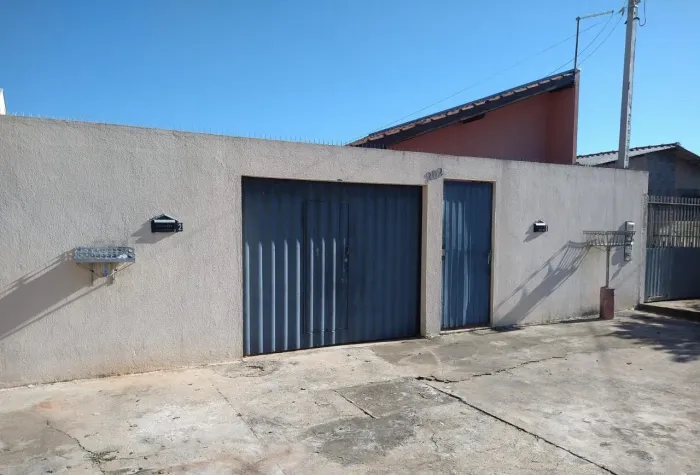 Terreno com 2 casas