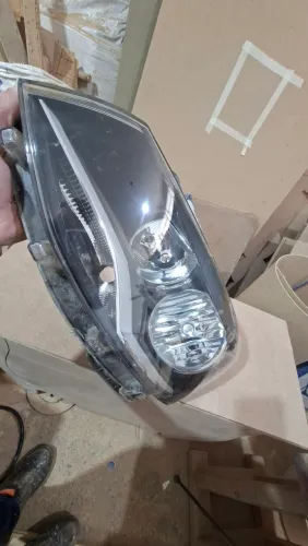 Farol gol g6 2015 , lado do motorista 
