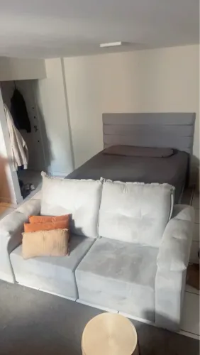 Cama Queen com cabeceira estofada + Sofá 3 lugares - Venda juntos ou separados