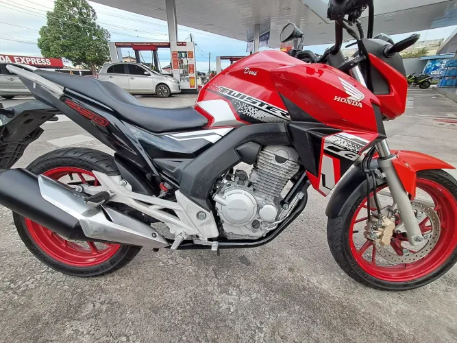 CB 250 cc Twitter 2021