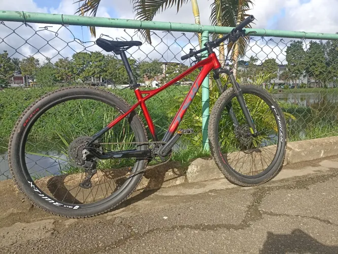 Bicicleta mtb tsw stamina boost aro 29 6 meses uso V/T 