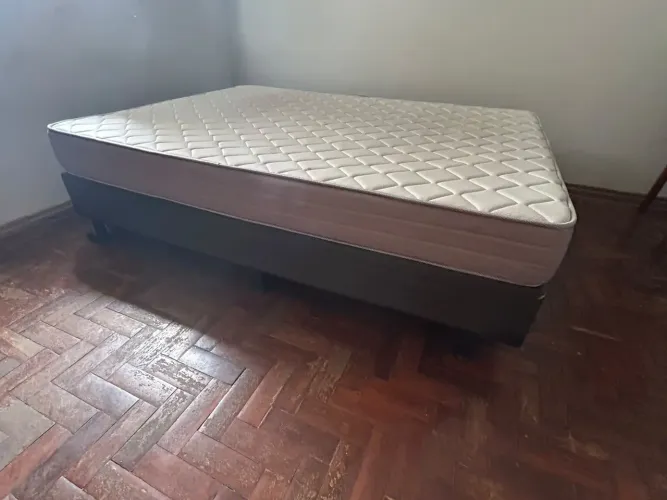 Cama box casal (Colchão + box)