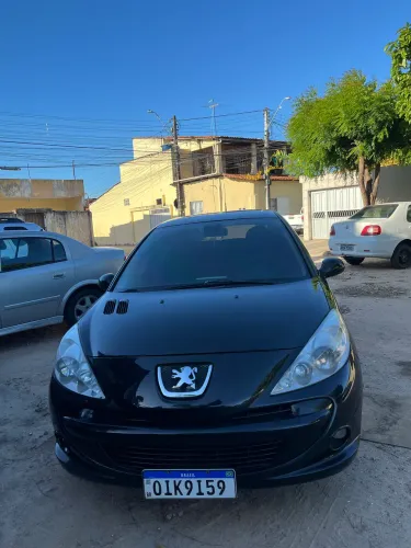 Peugeot 207 Sedan Passion XR 1.4 Flex 8V 4P 2013