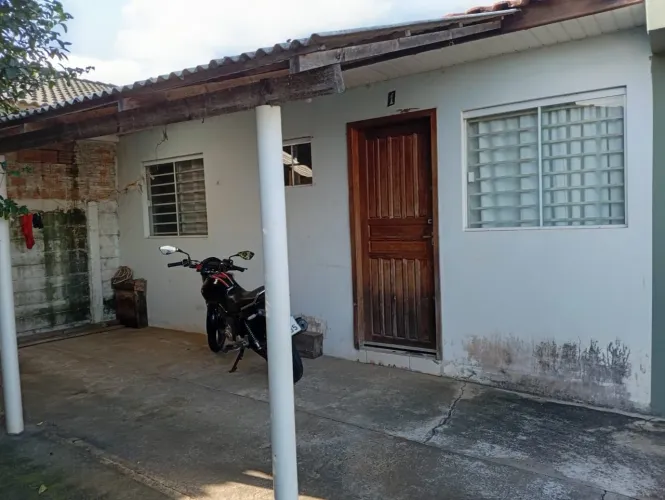 Casa em pequeno condominio