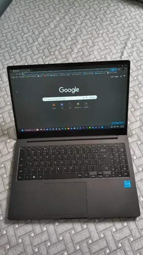SAMSUNG GALAXY BOOK 2 (2022) i5 16GB RAM 250 SSD