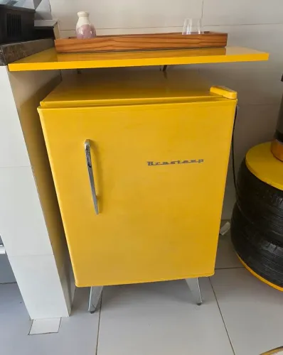 FRIGOBAR retrô Brastemp 76 litros amarelo