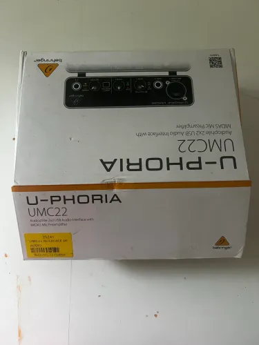 Behringer U-Phoria UMC22 - Interface de Áudio USB