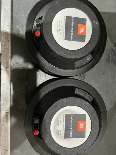 Par de Drivers JBL 2446J.